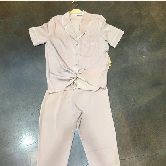 Rokoko Set Women’s Pants/ Shirt Color Nude Short Sleeve Size Small Pockets  NWT - Picture 1 of 16
